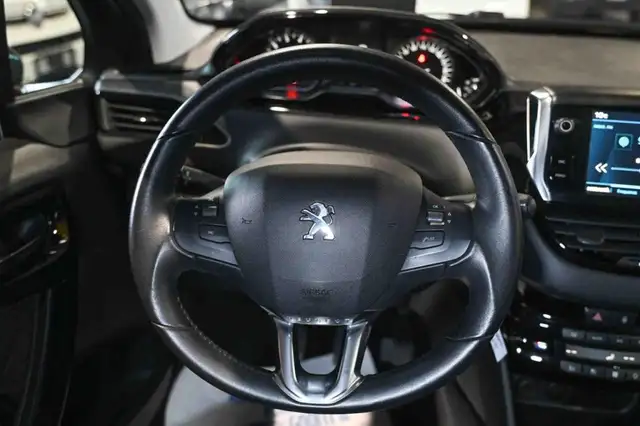 Peugeot 208 view 17