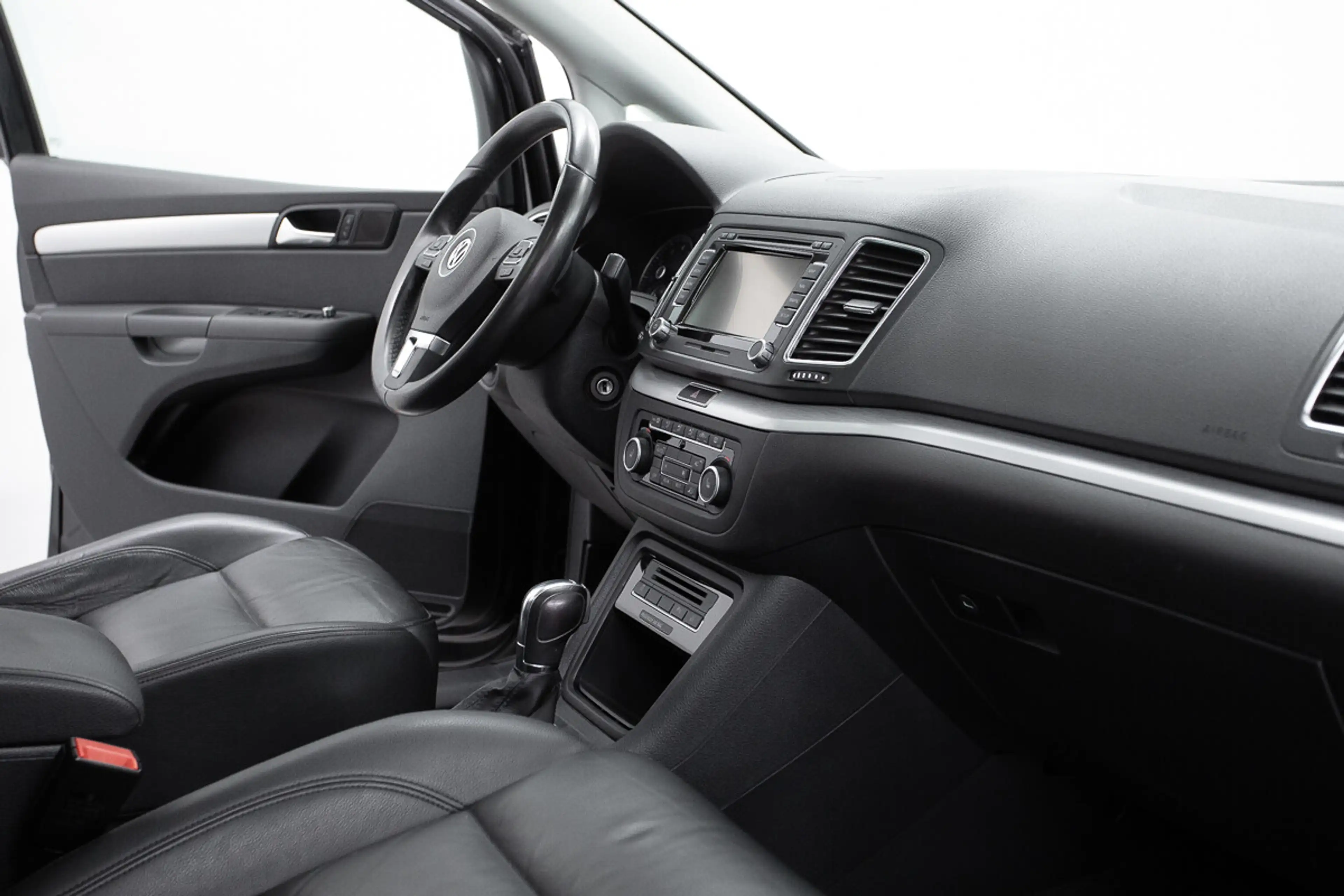 Volkswagen Sharan Highline BMT 2,0 TSI DSG | AHK | Sky | Leder — photo 8