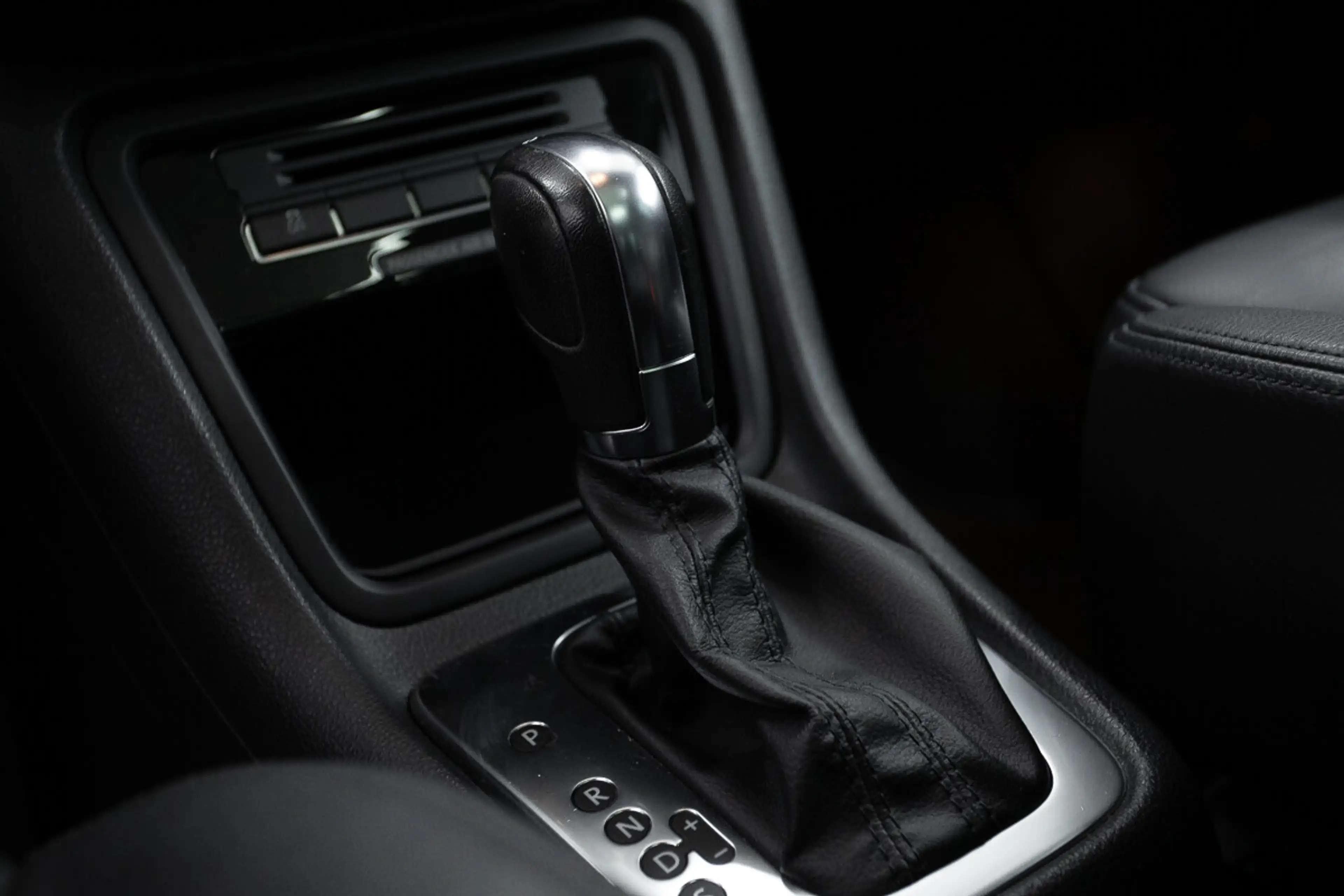 Volkswagen Sharan Highline BMT 2,0 TSI DSG | AHK | Sky | Leder — photo 15