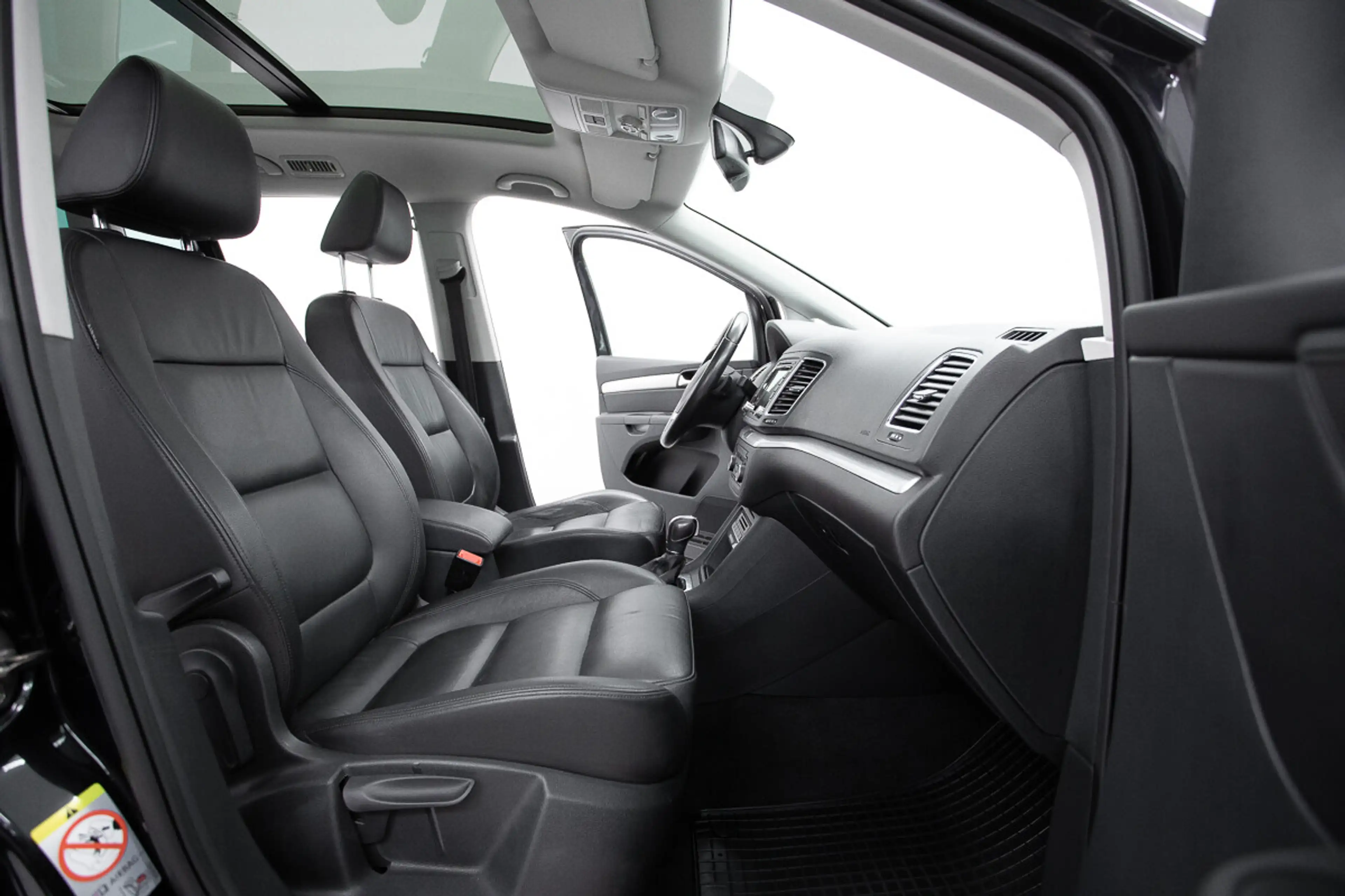 Volkswagen Sharan Highline BMT 2,0 TSI DSG | AHK | Sky | Leder — photo 9