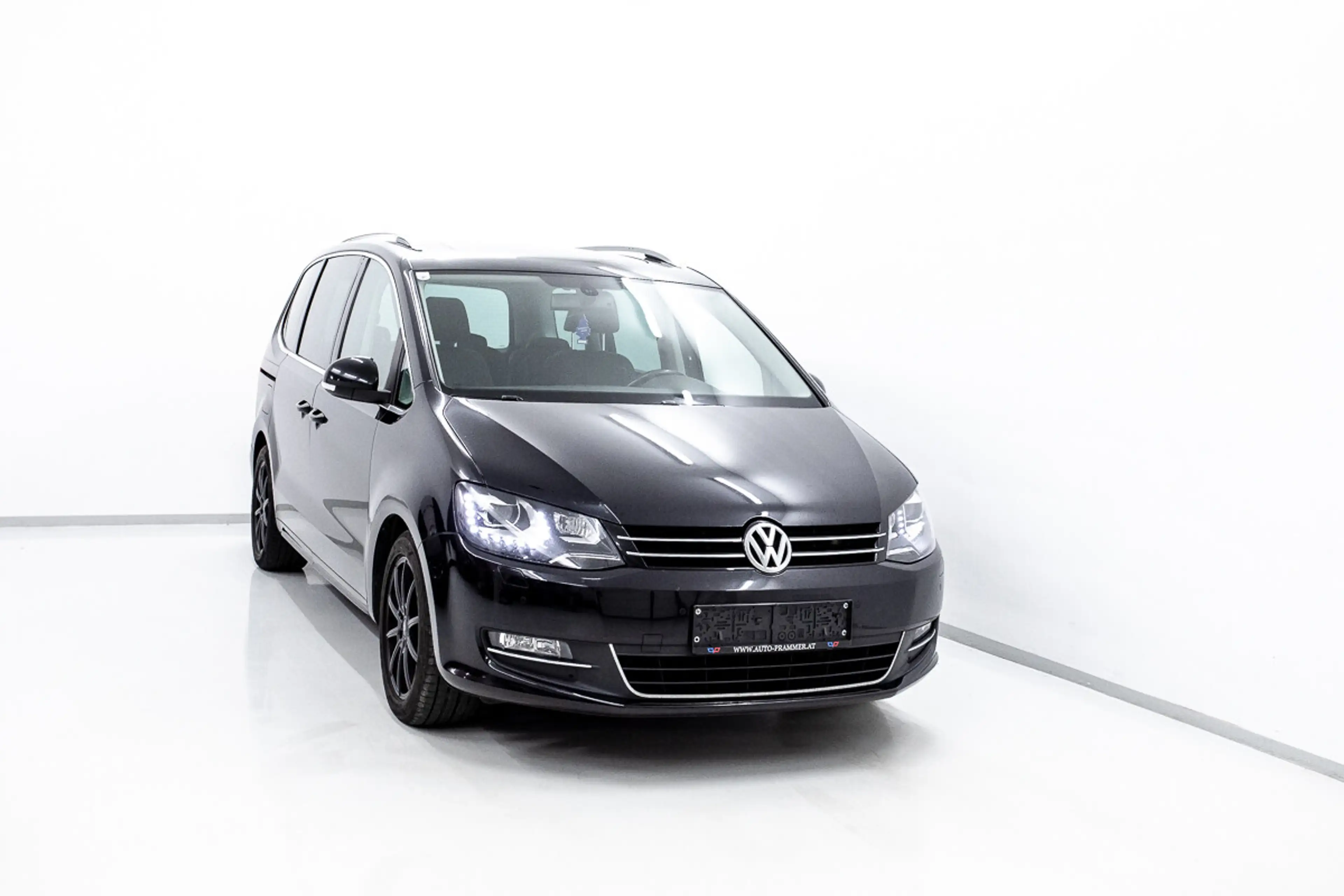 Volkswagen Sharan Highline BMT 2,0 TSI DSG | AHK | Sky | Leder — photo 3