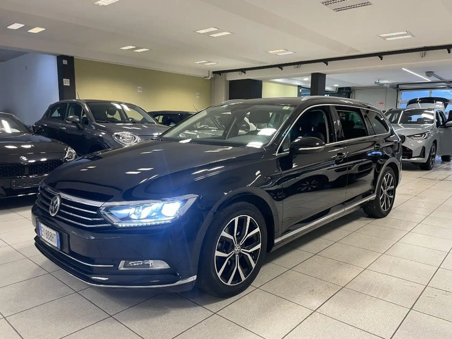 Volkswagen Passat Variant 2.0TDI DSG EURO6b Highline+LED+GANCIO TRAINO+NAVI Noir - 1