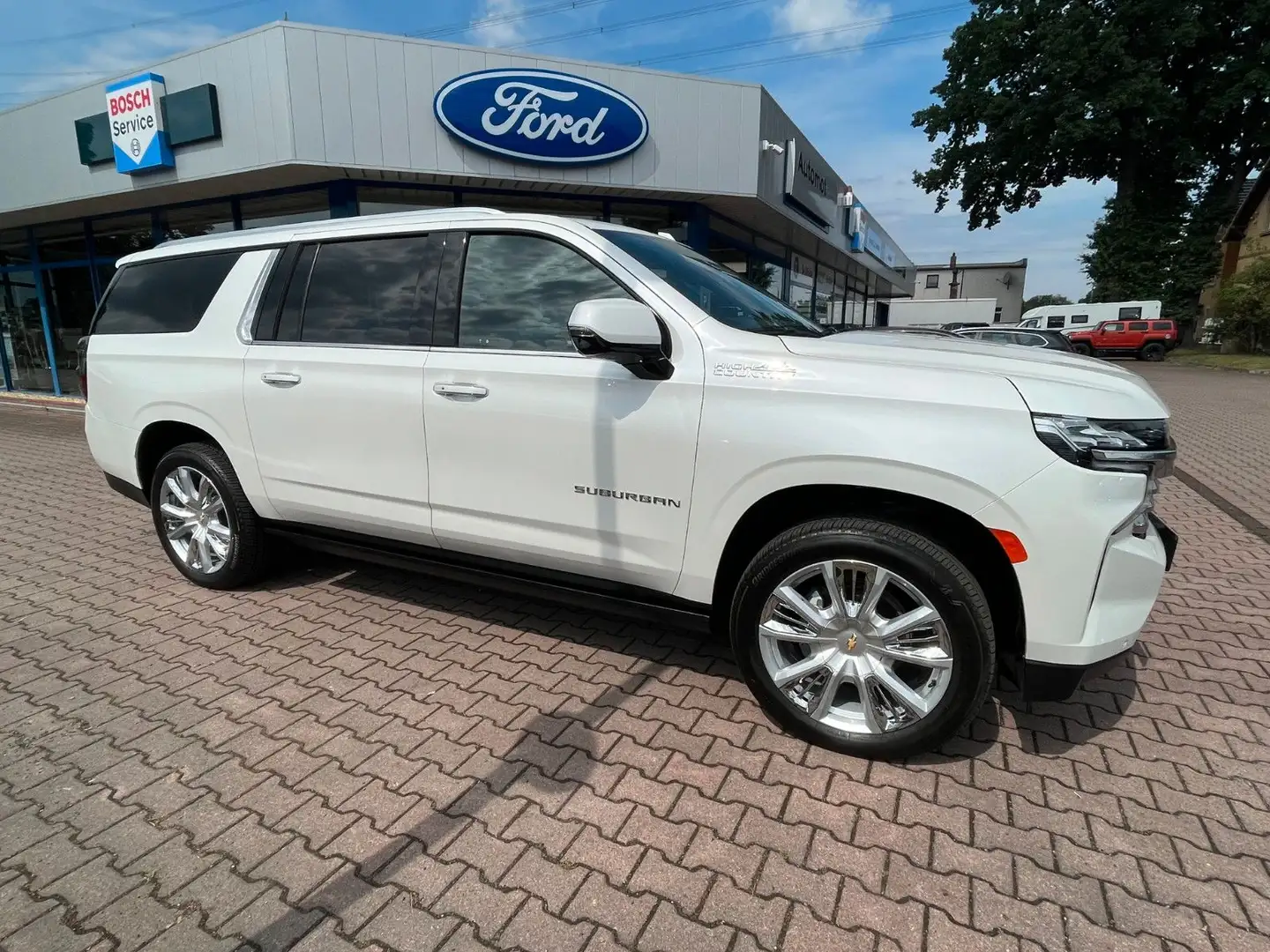 Chevrolet Suburban 3.0 Diesel 4x4 Long High Country*Voll White - 1