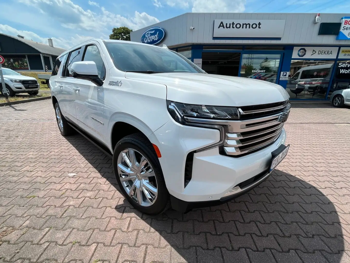 Chevrolet Suburban 3.0 Diesel 4x4 Long High Country*Voll White - 2