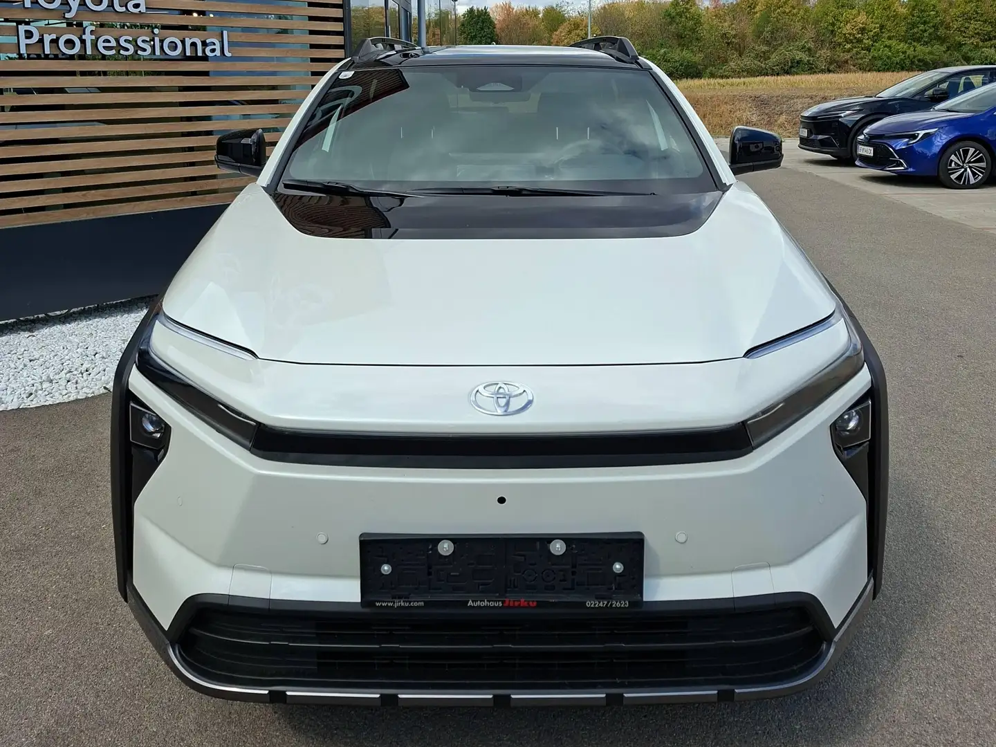 Toyota bZ4X Touring Lounge AWD Weiß - 2