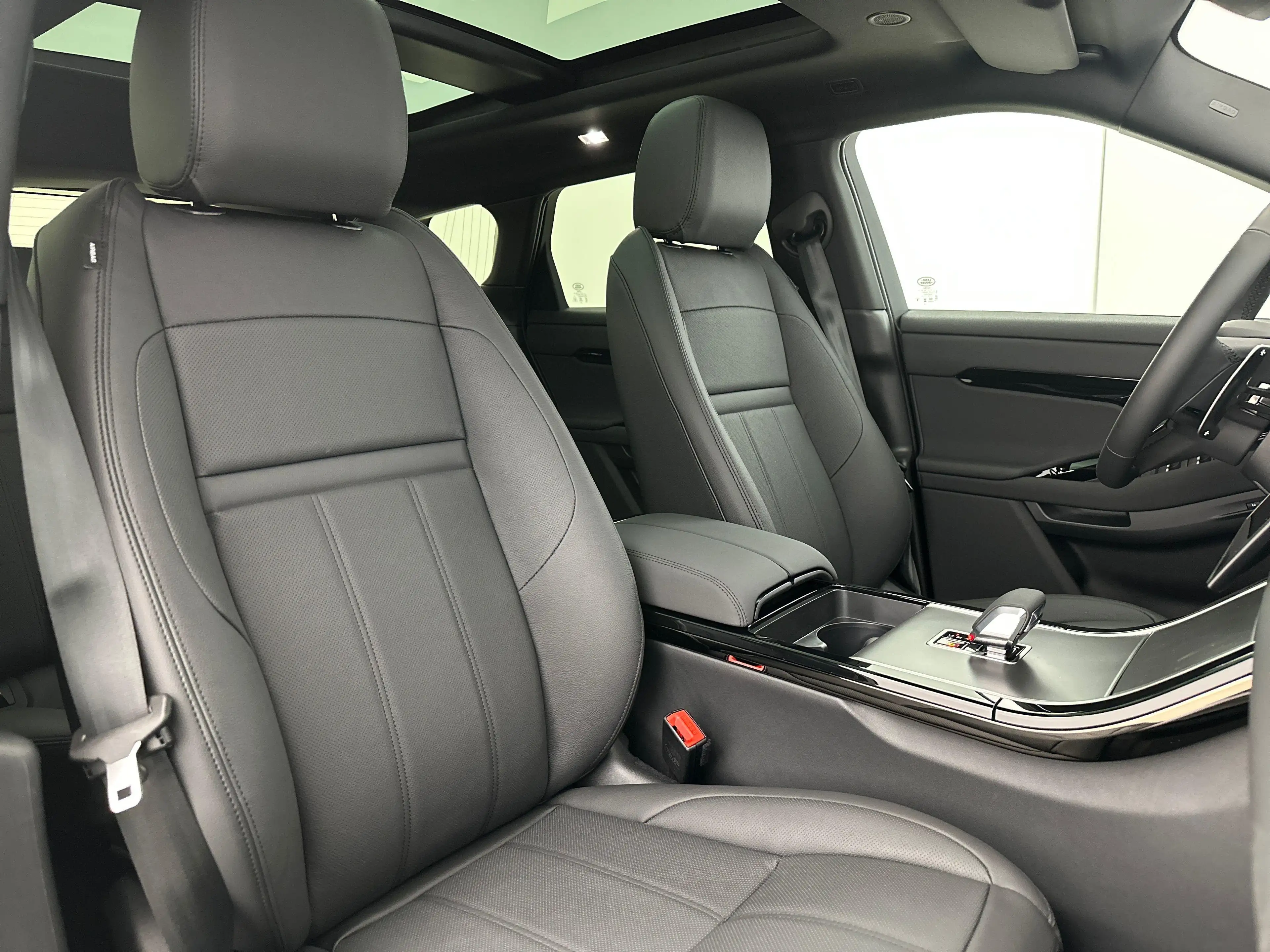 Land Rover Range Rover Evoque P160 S FWD Auto. 26.5MY — photo 11