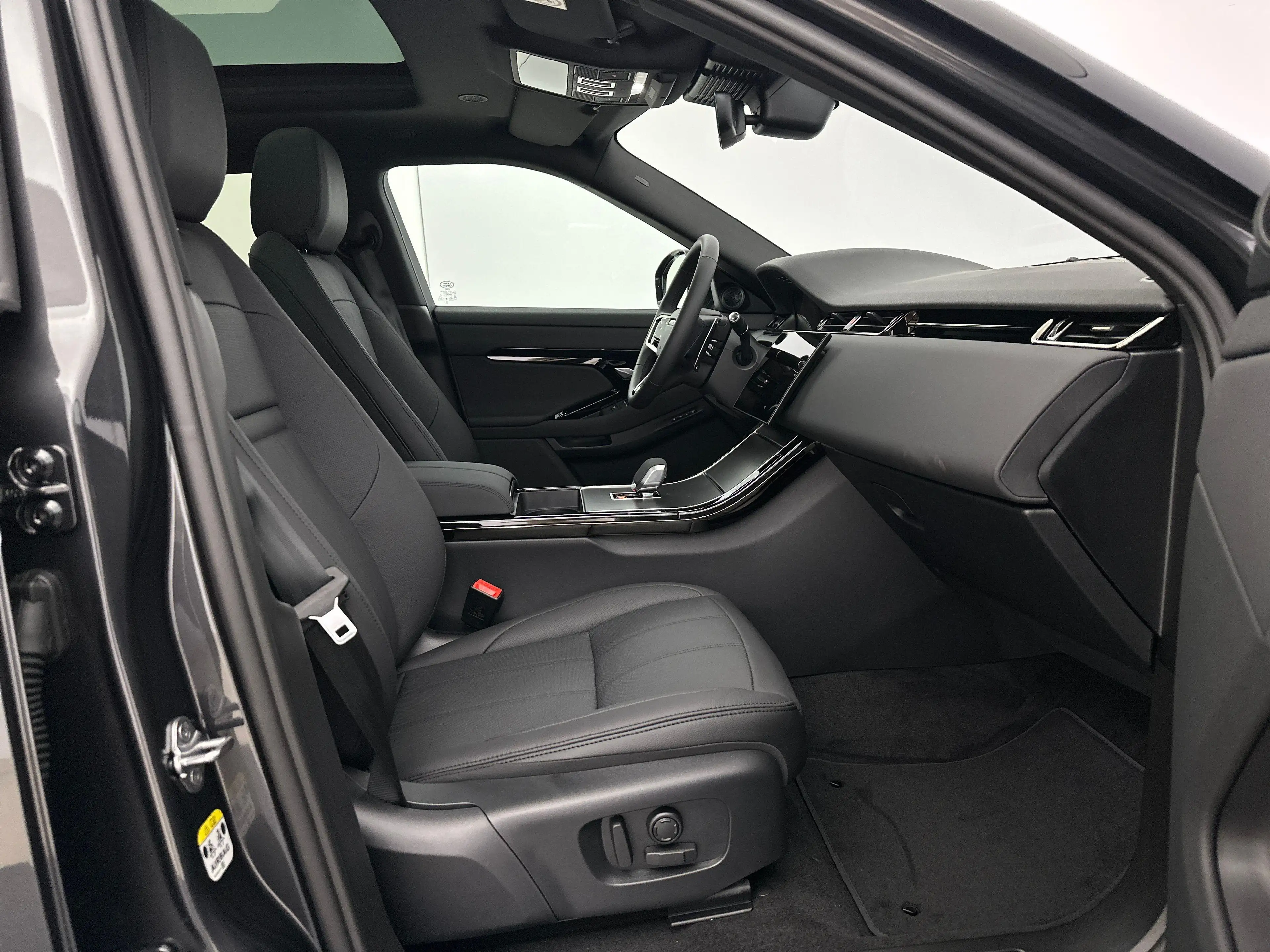 Land Rover Range Rover Evoque P160 S FWD Auto. 26.5MY — photo 3
