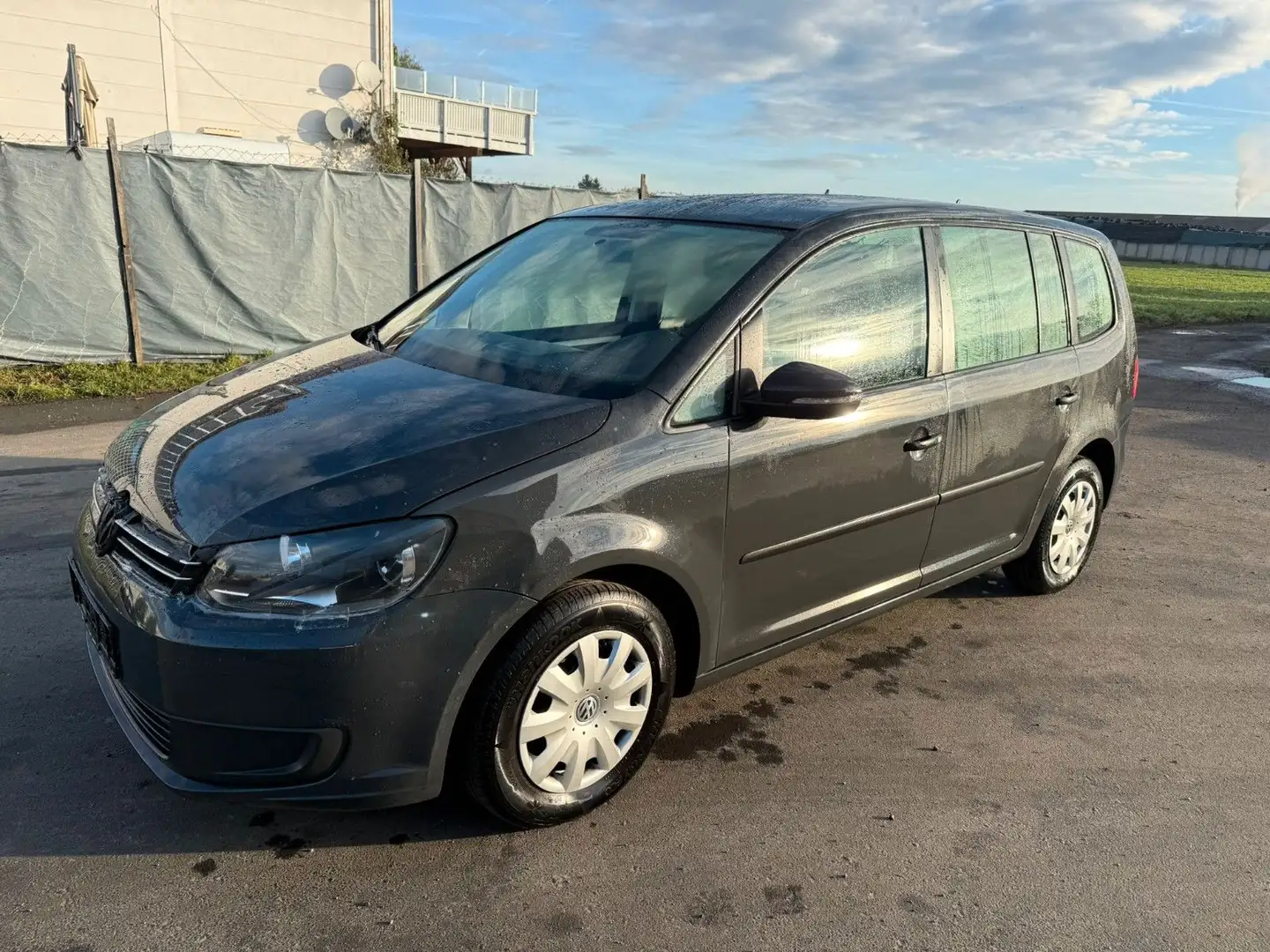 Volkswagen Touran Trendline Grau - 1