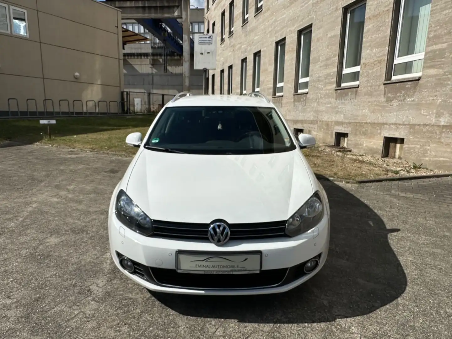 Volkswagen Golf VI 1.6 TDI Variant Style BlueMotion Navi Weiß - 2