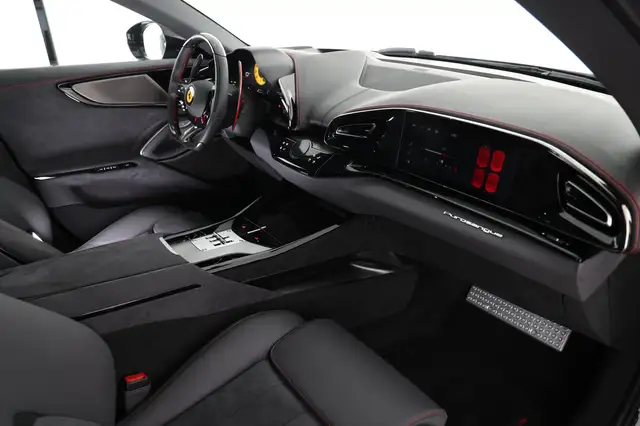 Ferrari Purosangue view 11