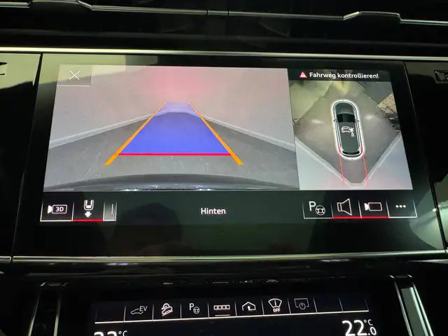 Audi Q7 view 30