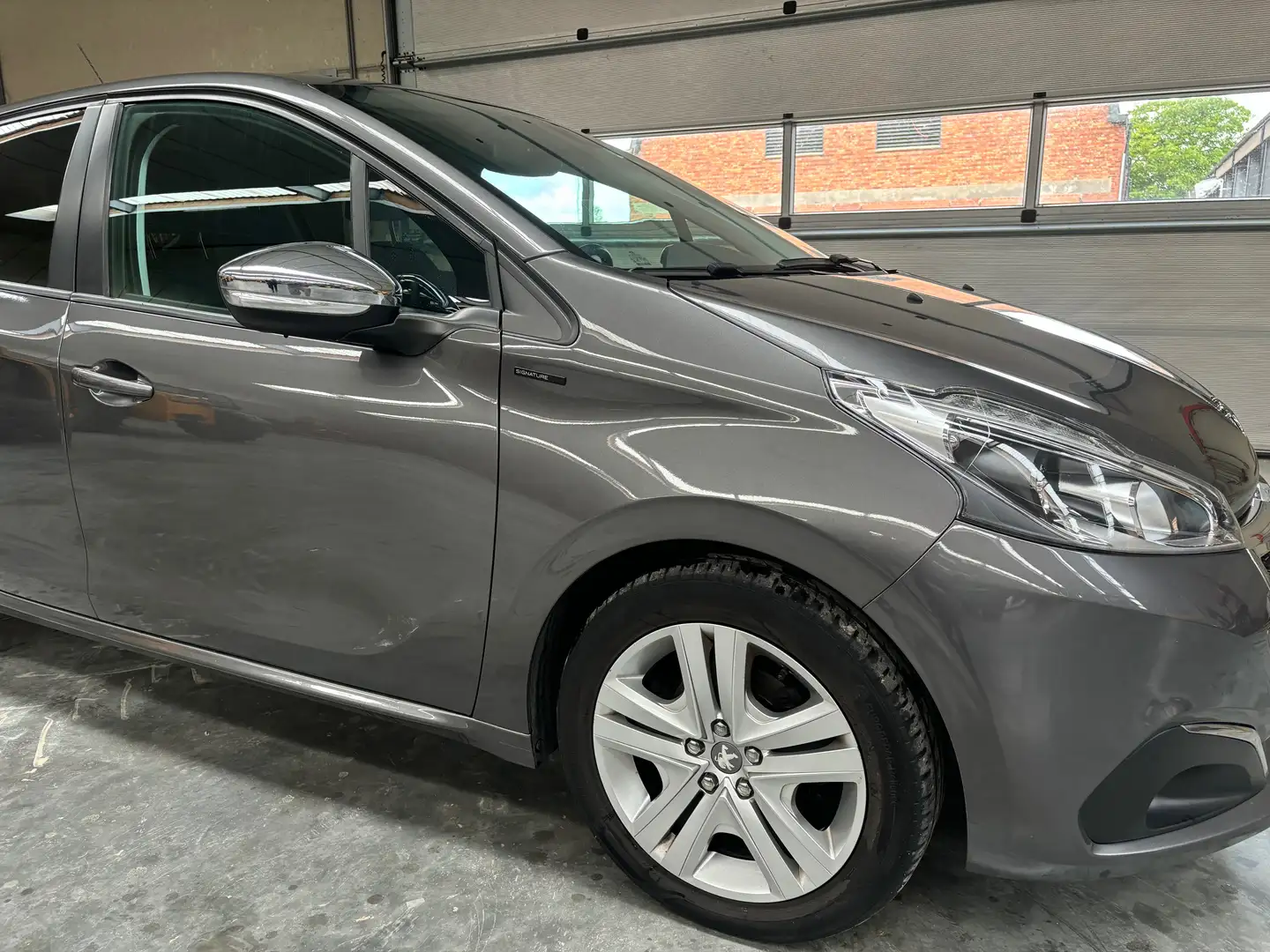 Peugeot 208 1.2 puretech signature Gris - 2