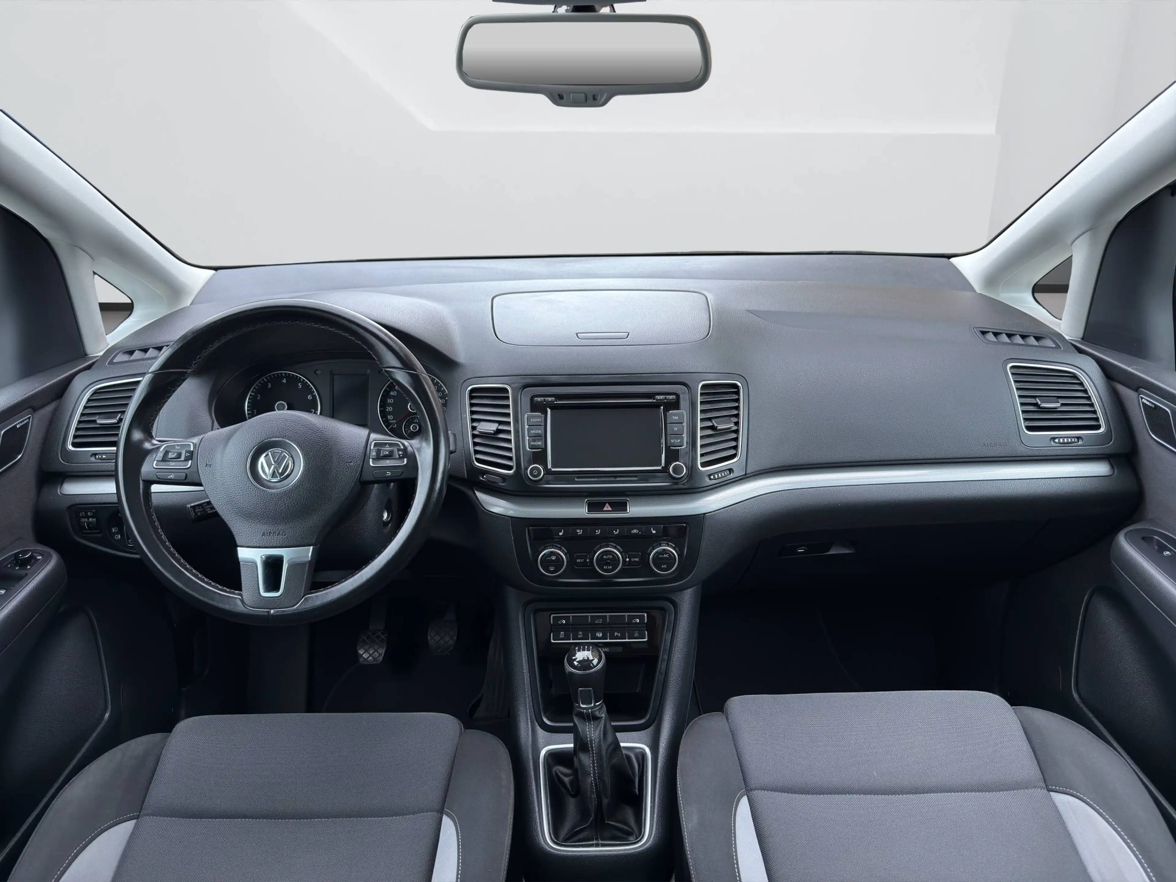 Volkswagen Sharan 1.4 TSI Comfortline BMT 7 Sitzer — photo 11