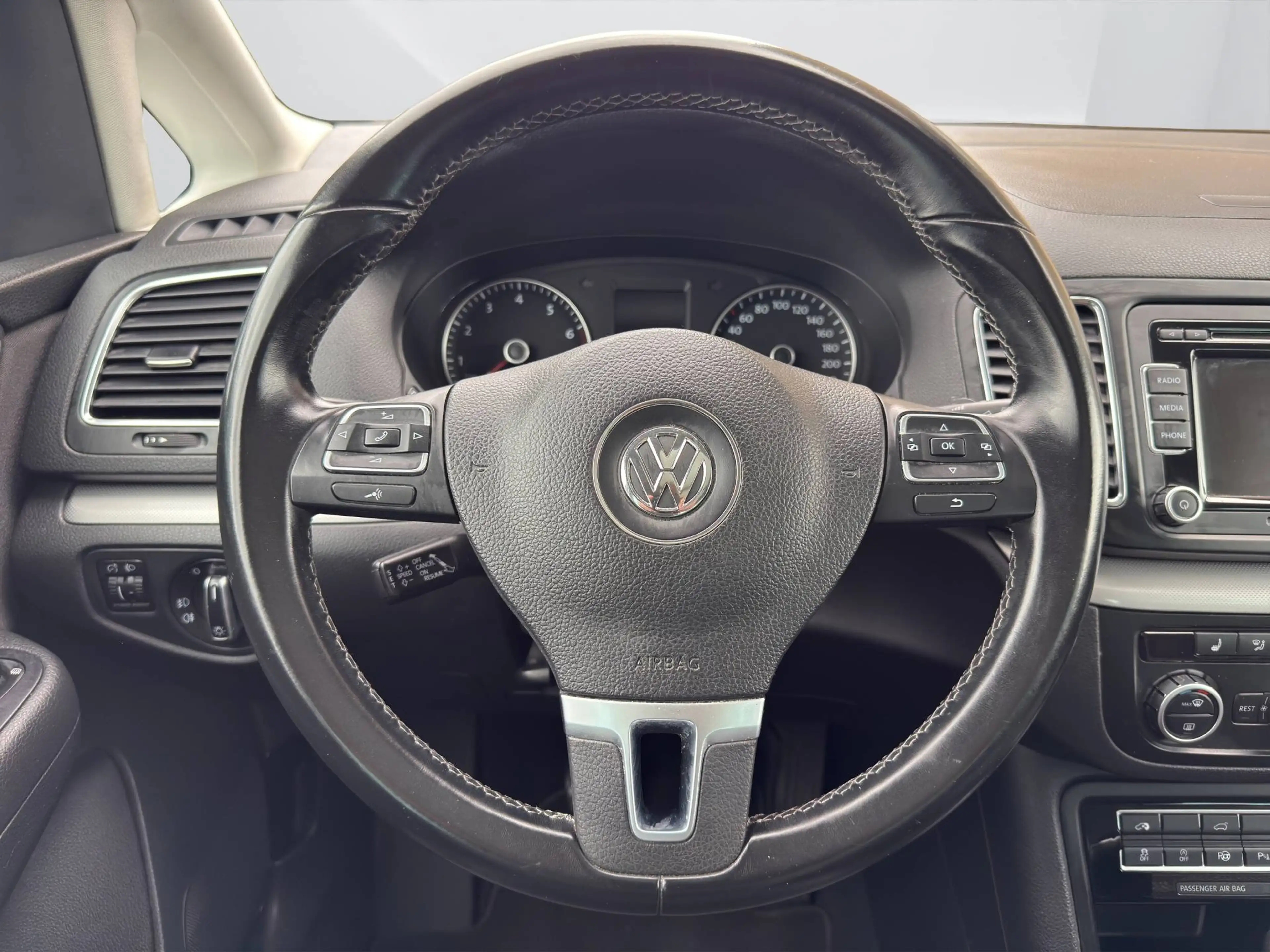 Volkswagen Sharan 1.4 TSI Comfortline BMT 7 Sitzer — photo 12