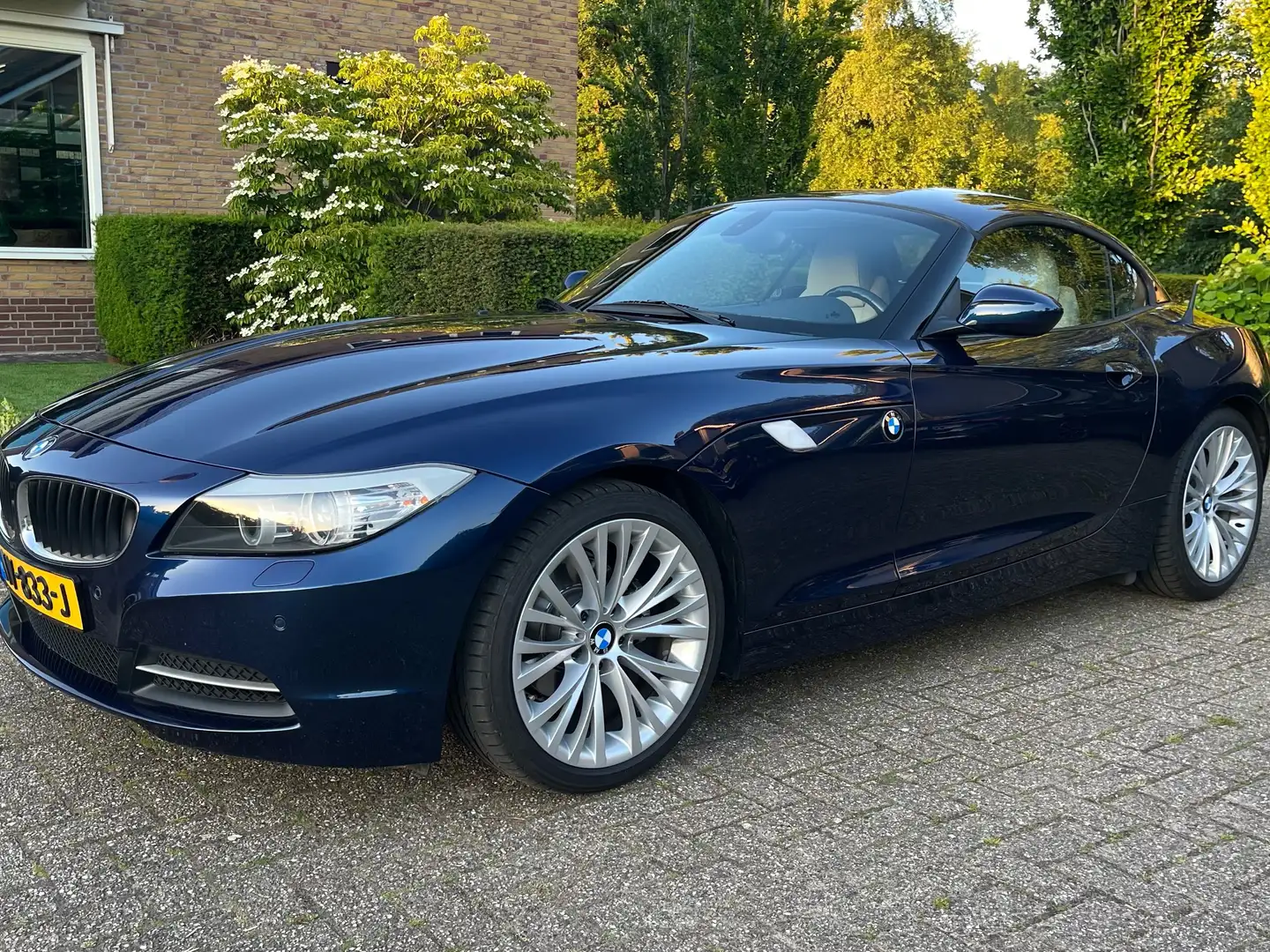 BMW Z4 sDrive23i Excecutive Blauw - 1