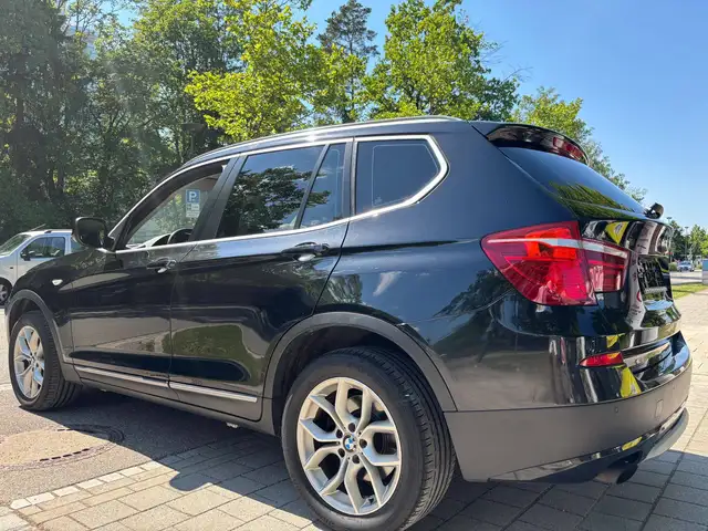 BMW X3 view 3