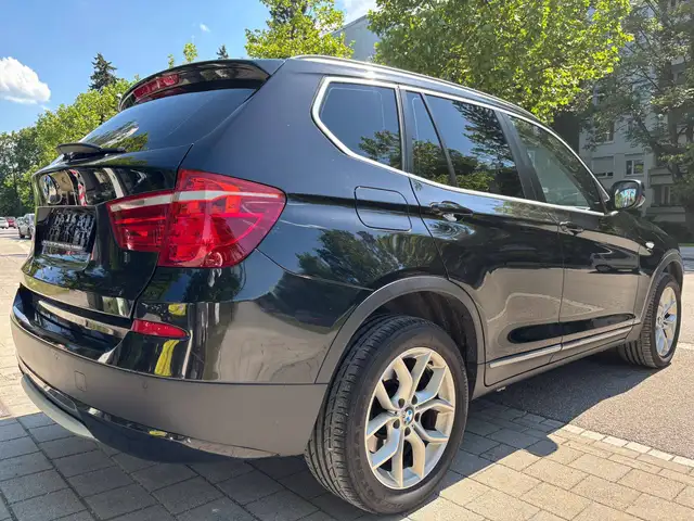 BMW X3 view 5