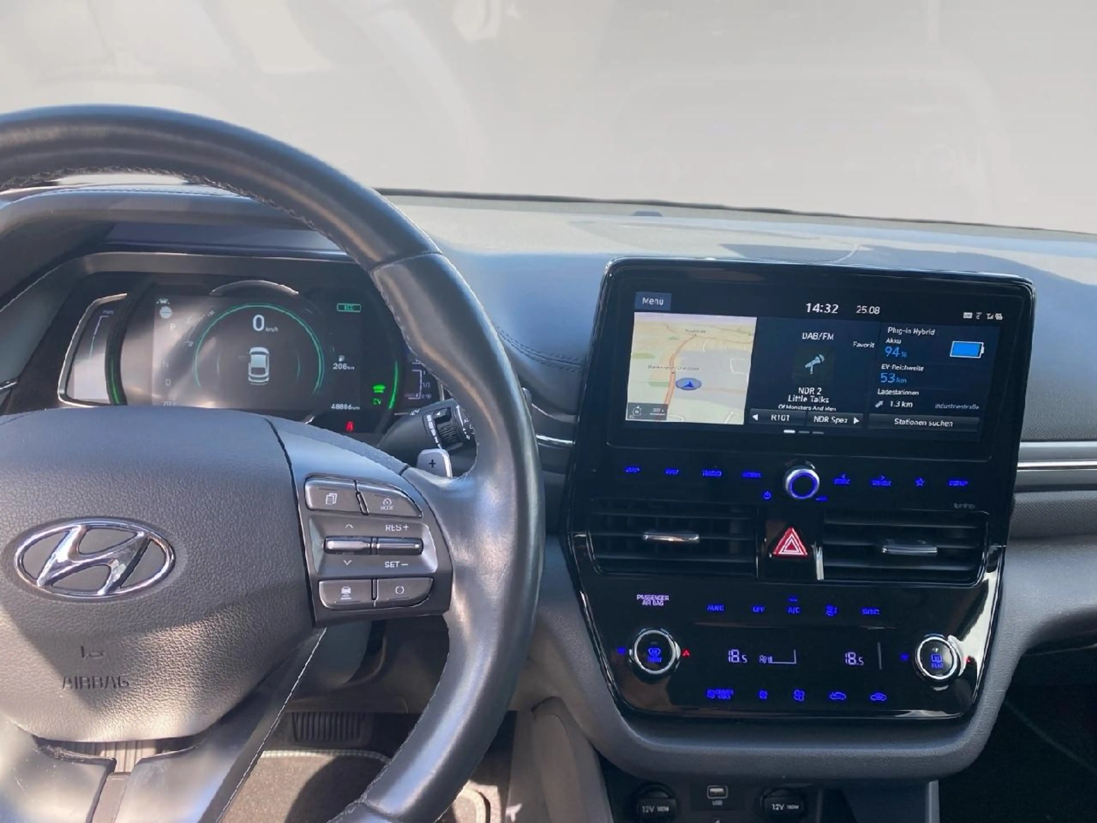 Hyundai IONIQ Style Plug-In Hybrid — photo 9