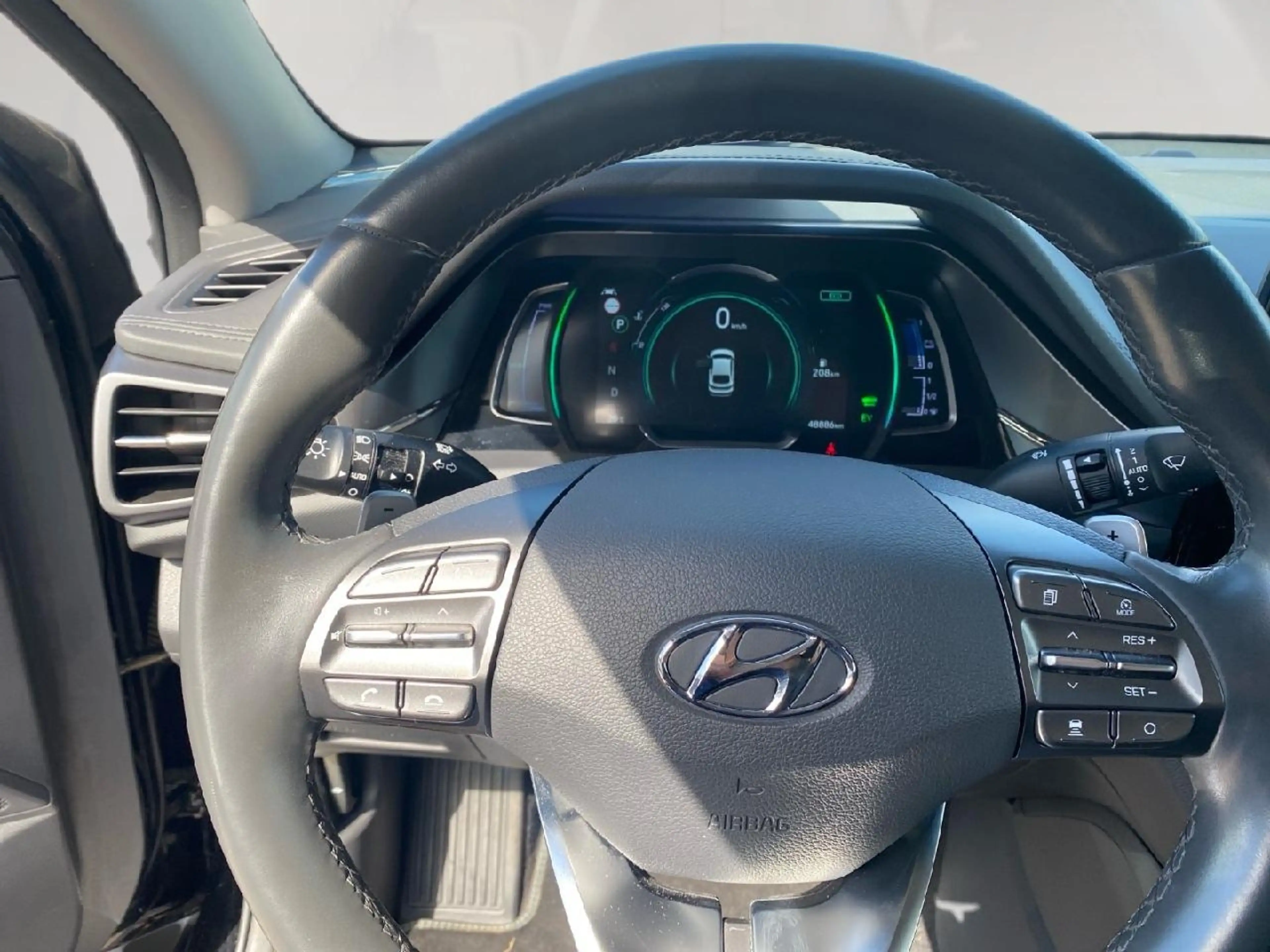 Hyundai IONIQ Style Plug-In Hybrid — photo 8
