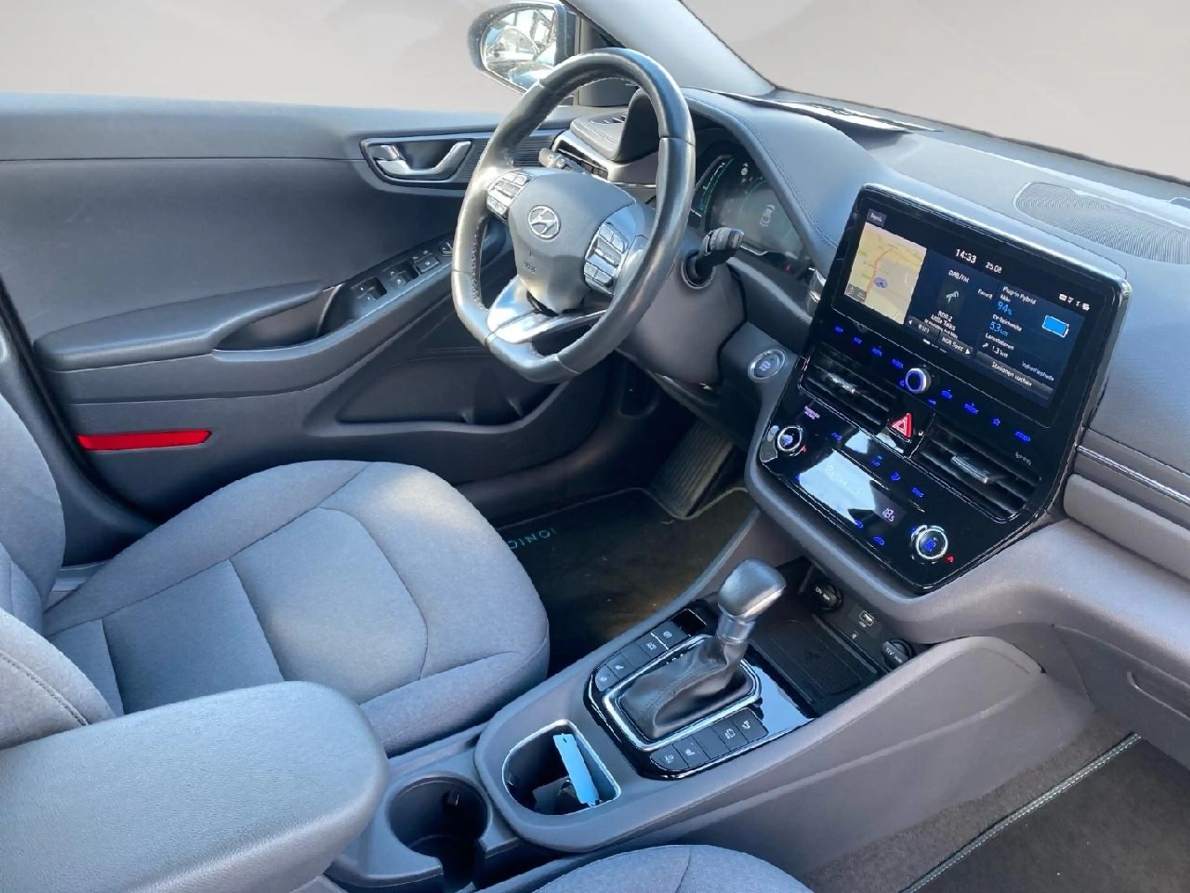 Hyundai IONIQ Style Plug-In Hybrid — photo 14