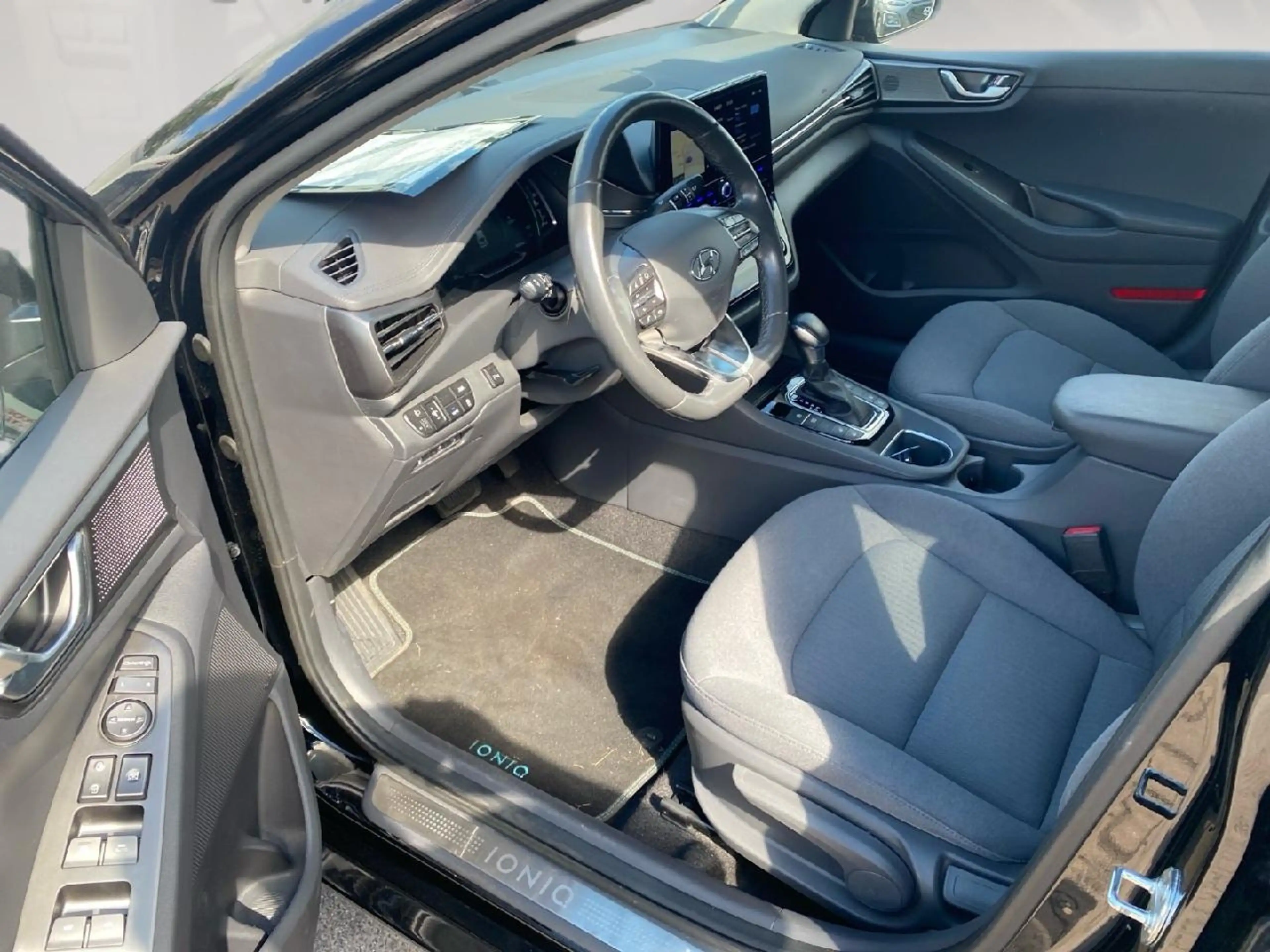 Hyundai IONIQ Style Plug-In Hybrid — photo 7