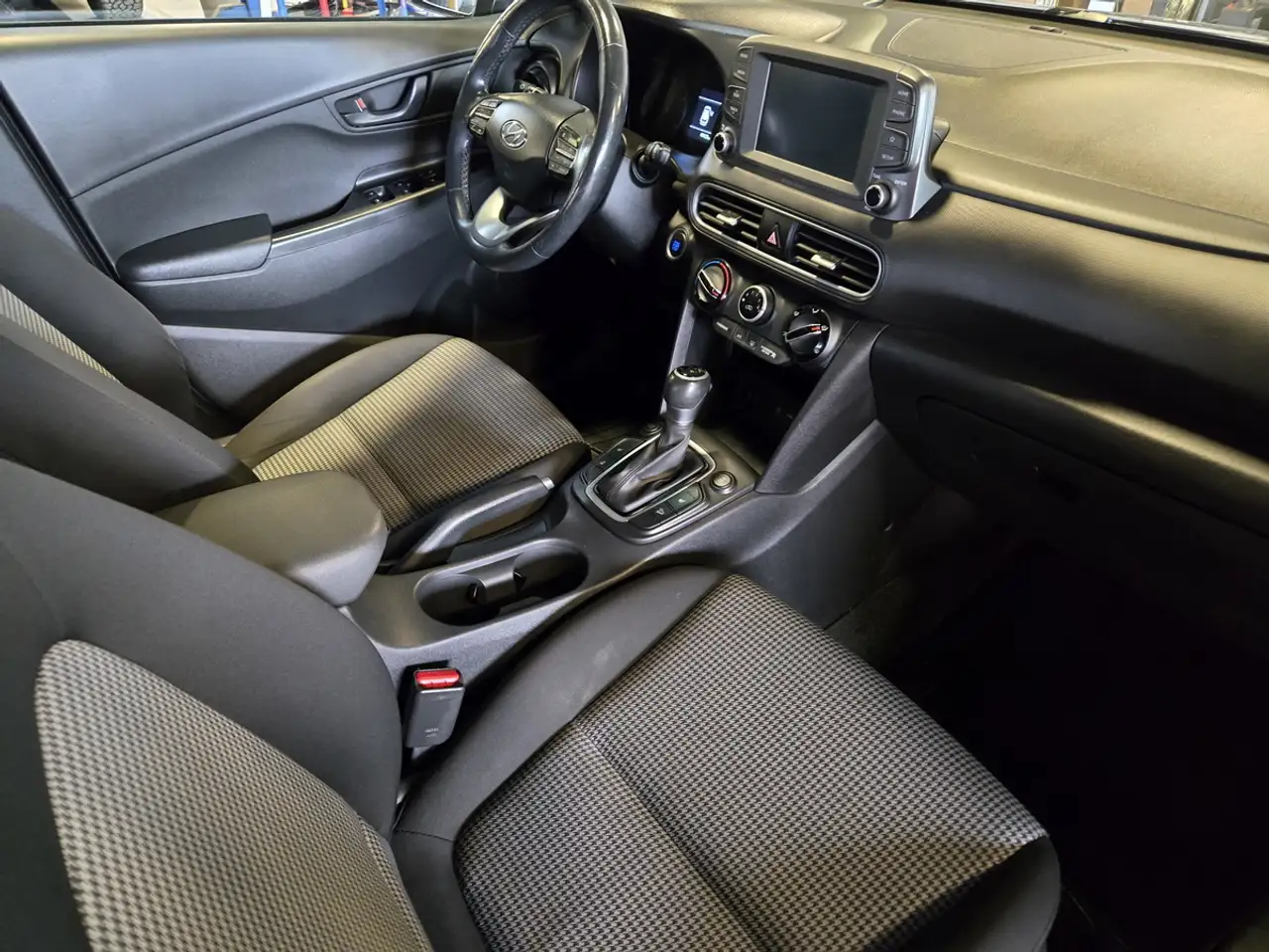 Hyundai KONA снимка Hyundai KONA
