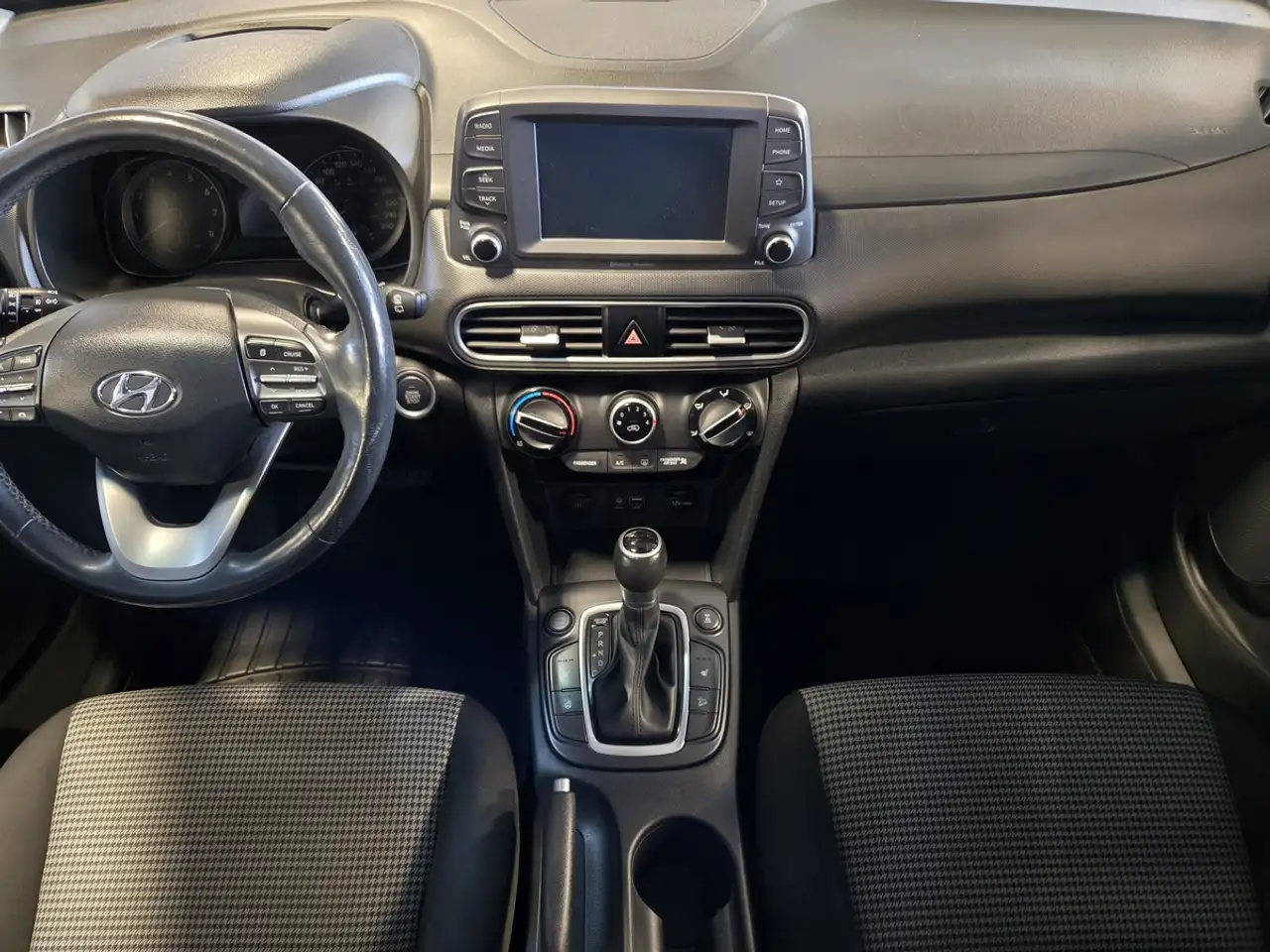 Hyundai KONA снимка Hyundai KONA