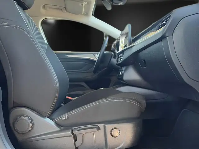 Ford Focus view 15