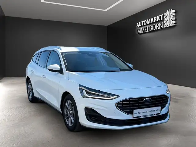 Ford Focus view 2