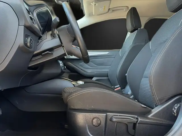 Ford Focus view 14