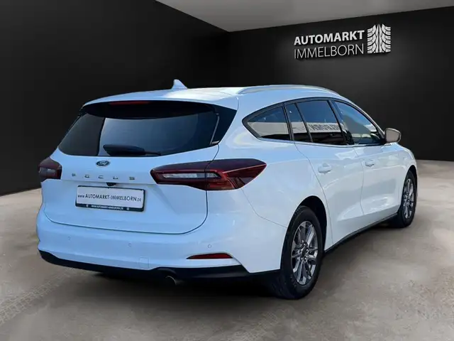 Ford Focus view 7