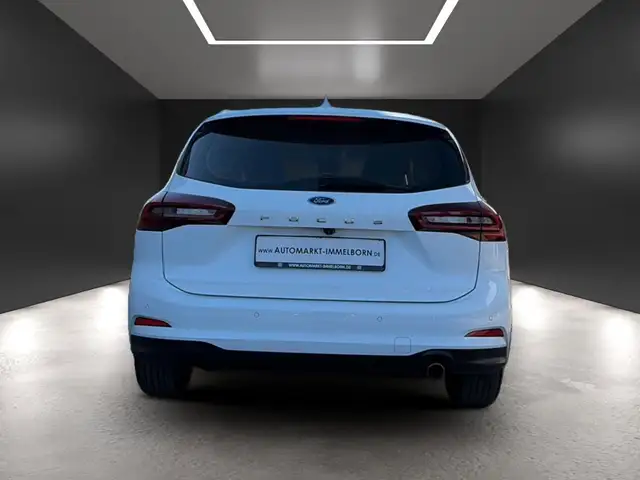 Ford Focus view 10