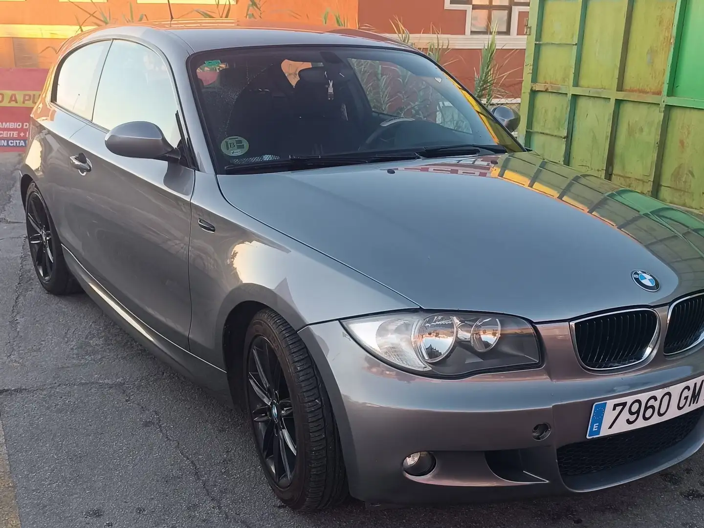 BMW 116 116d Gris - 1