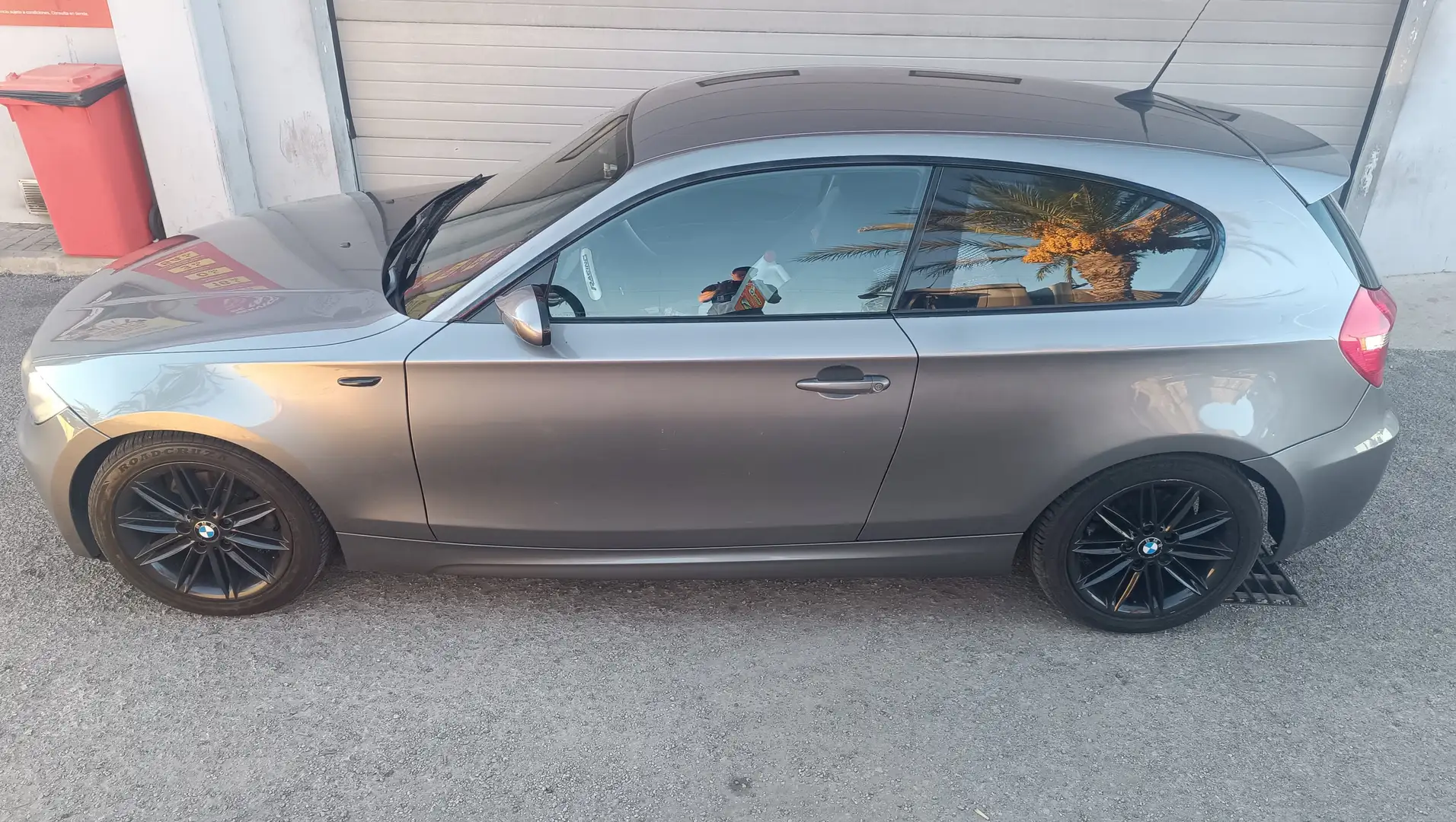 BMW 116 116d Gris - 2