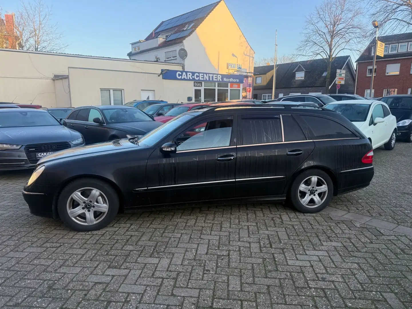 Mercedes-Benz E 280 T CDI*LEDER*SHZ*** Schwarz - 2