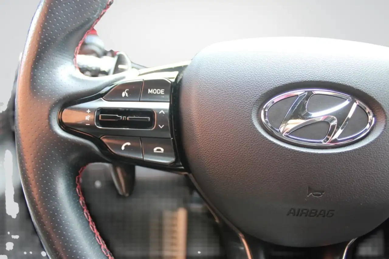Hyundai ELANTRA снимка Hyundai ELANTRA