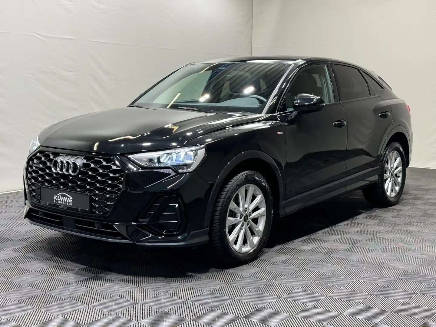 Audi Q3 2x S-Line 40 TFSI quattro | LED NAV Schwarz - 2