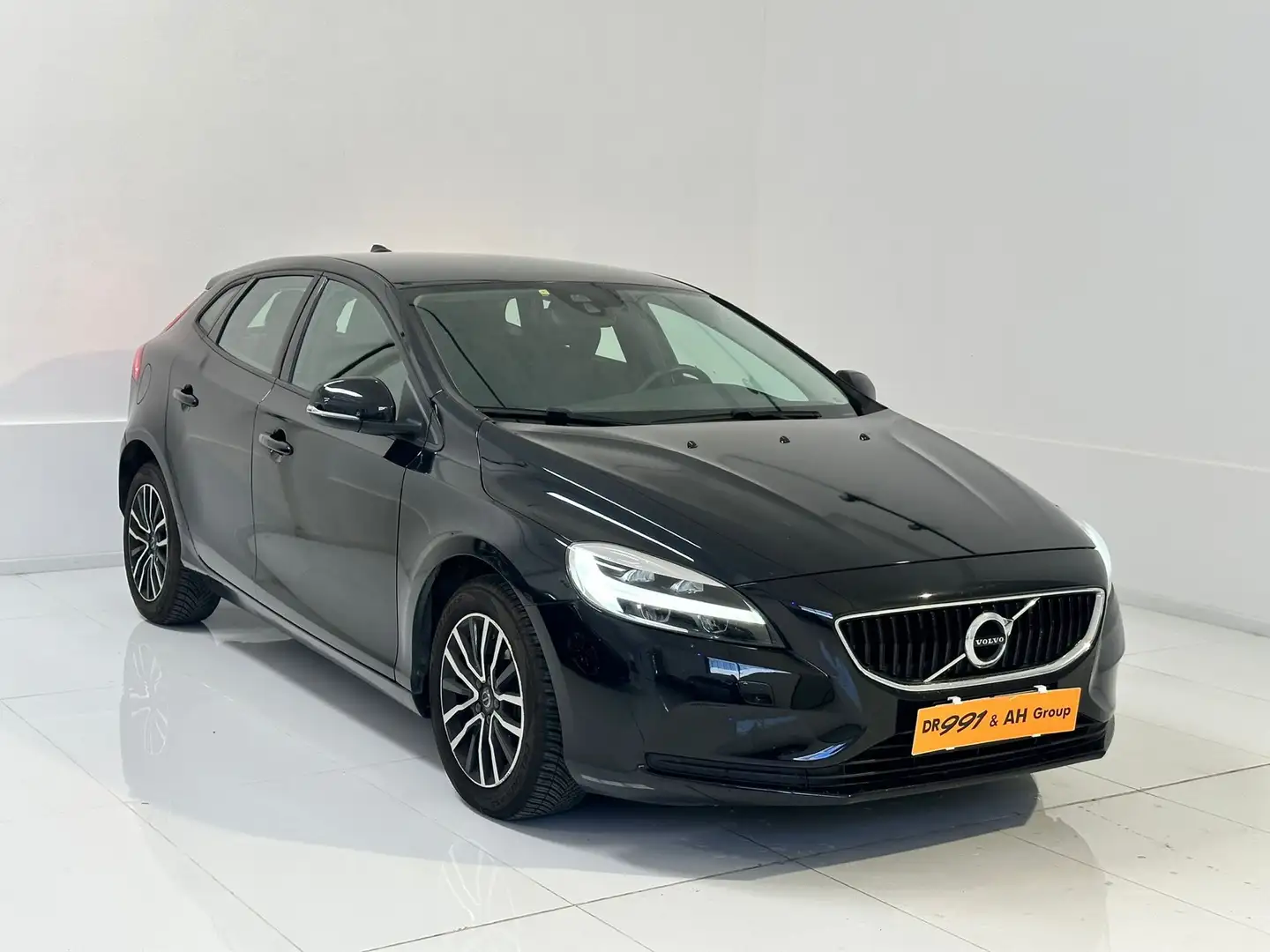Volvo V40 V40 II 2012 2.0 d2 R-design geartronic my19 Nero - 1