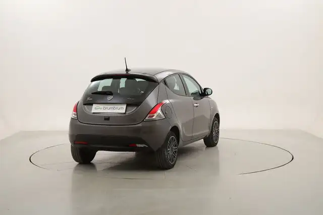 Lancia Ypsilon view 5