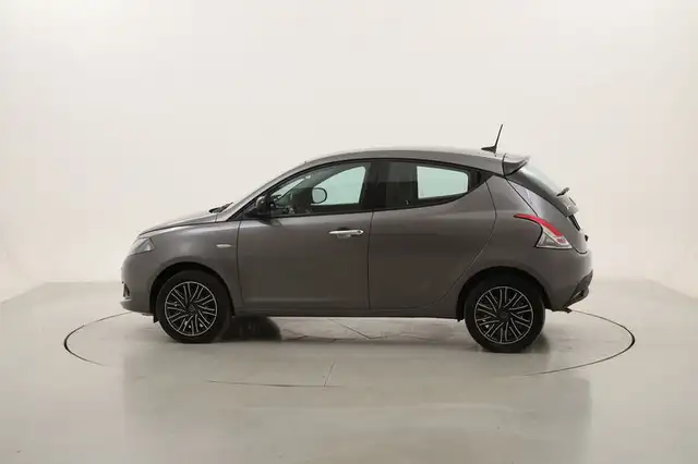 Lancia Ypsilon view 2