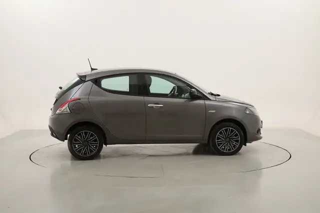 Lancia Ypsilon view 6