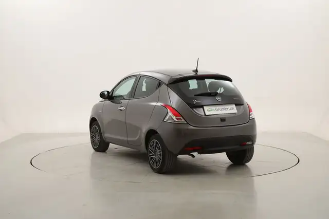 Lancia Ypsilon view 3