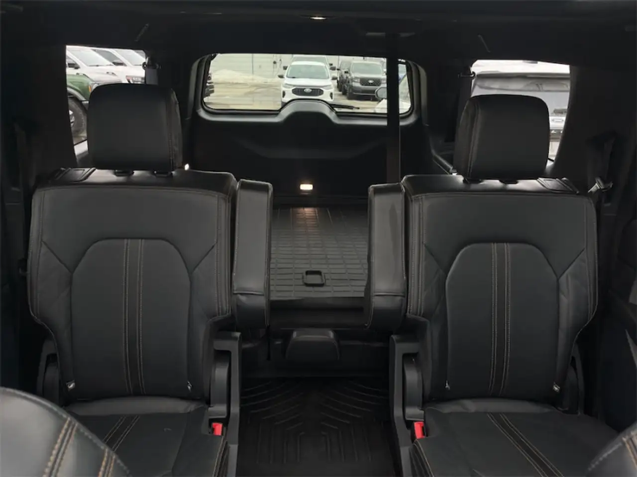 Ford Expedition снимка Ford Expedition