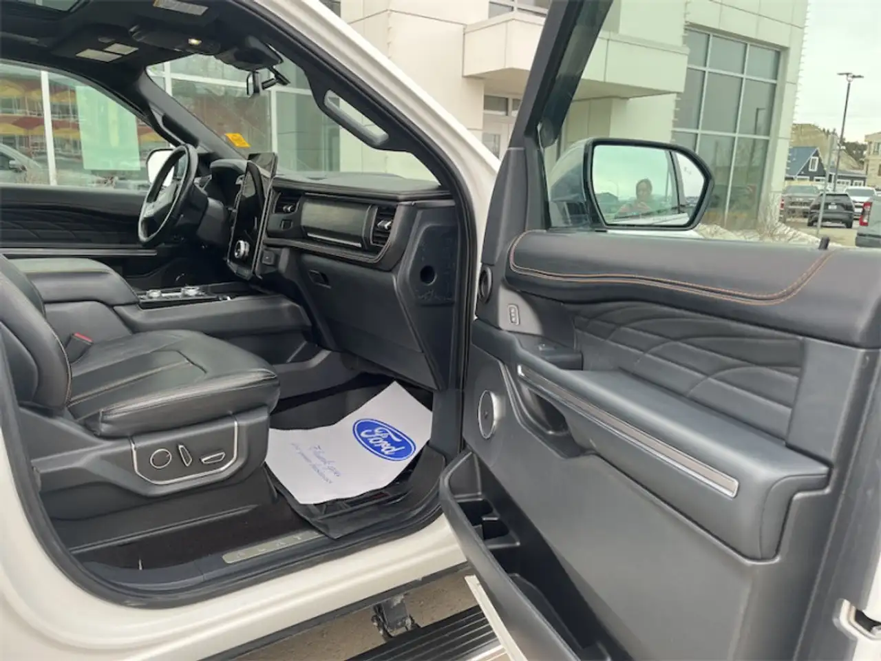 Ford Expedition снимка Ford Expedition