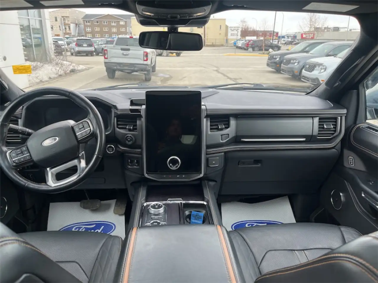 Ford Expedition снимка Ford Expedition