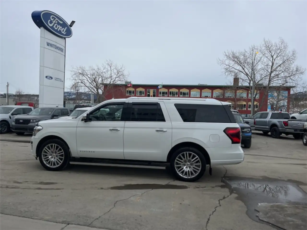 Ford Expedition снимка Ford Expedition