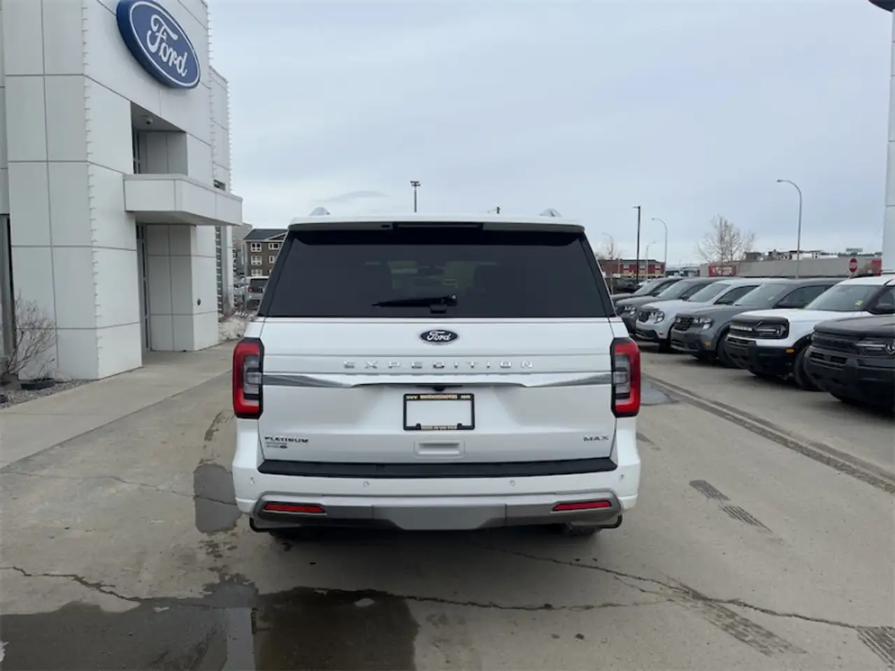 Ford Expedition снимка Ford Expedition