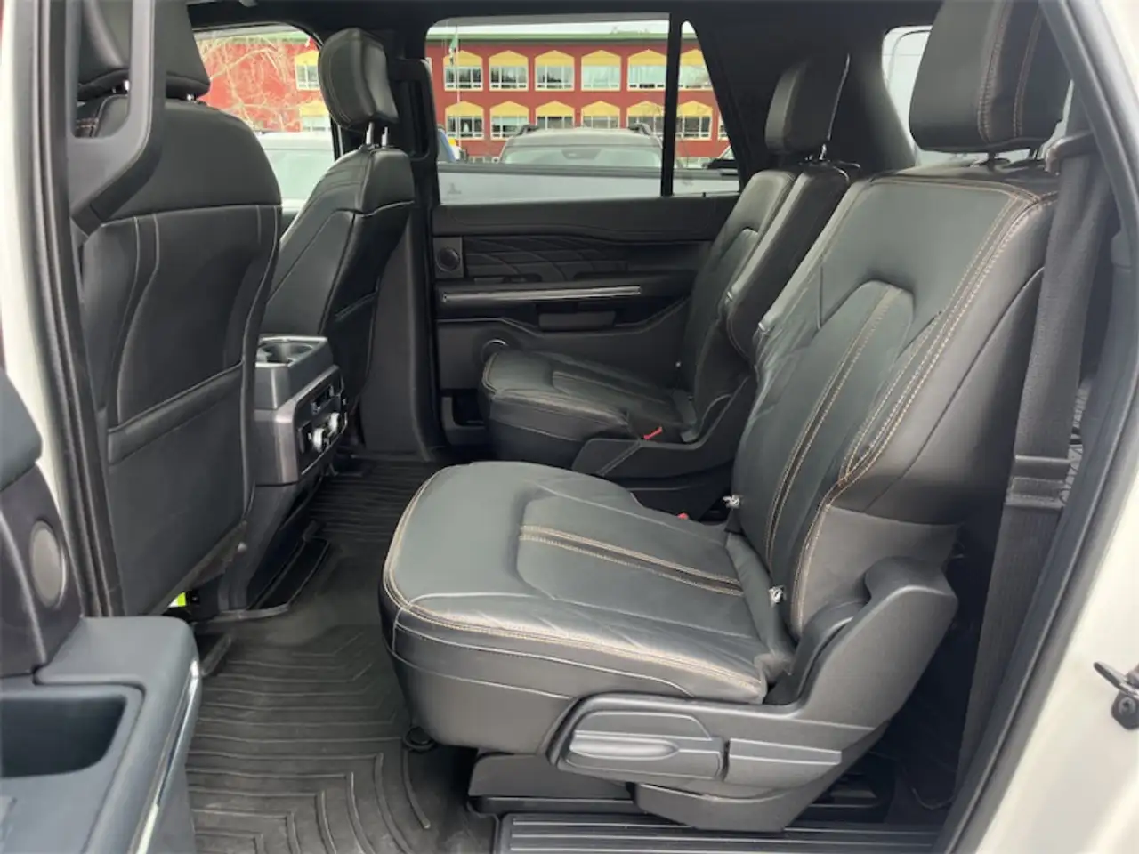 Ford Expedition снимка Ford Expedition