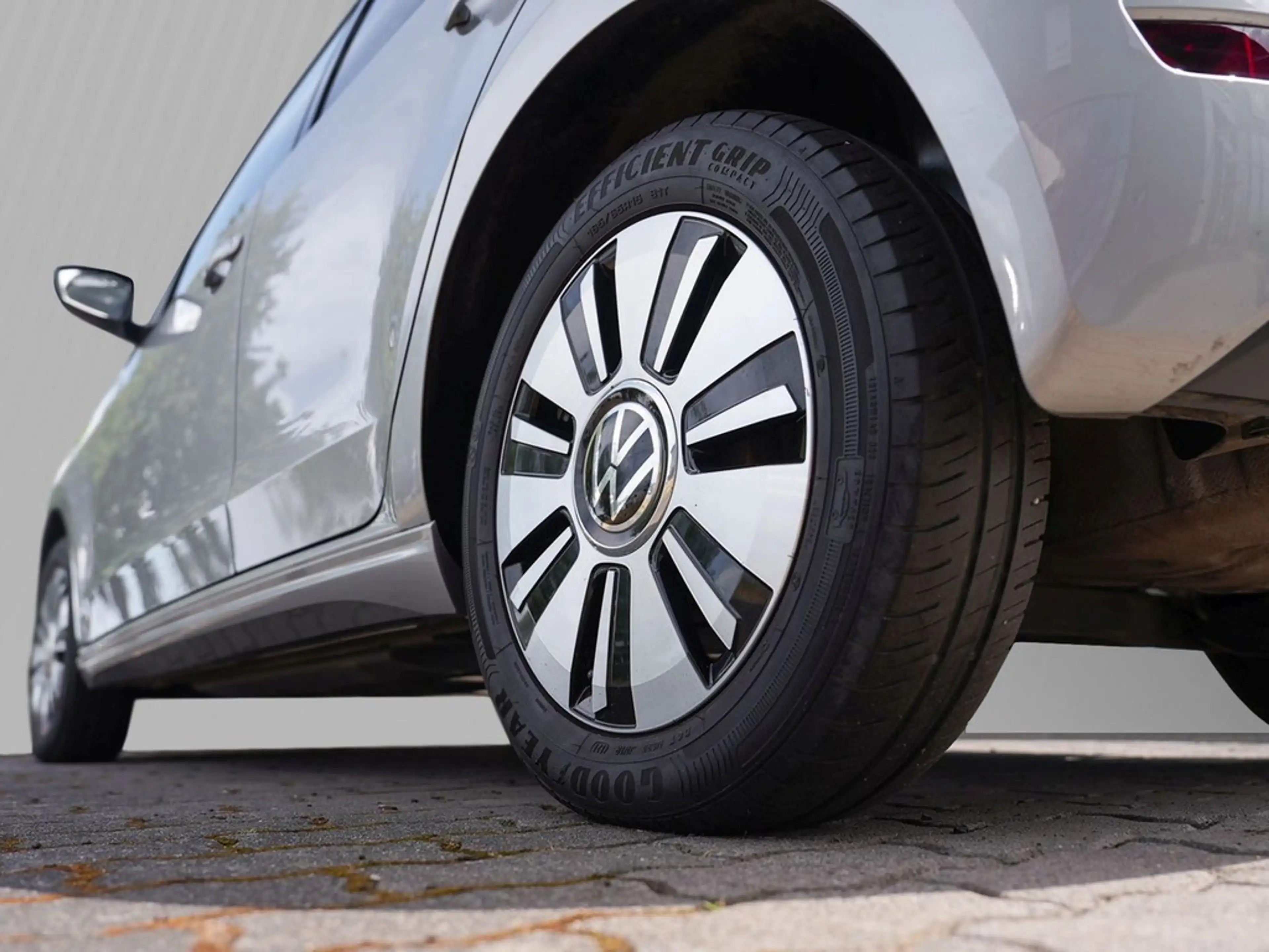 Volkswagen e-up! MOVE *Climatronic*Sitzheizung*Alufelgen 15"el. ... — photo 5