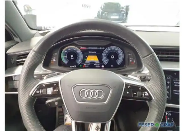 Audi A6 view 9